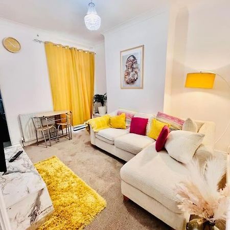 Lovely 3Bed Home Middlesbrough Buitenkant foto